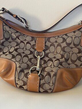 Vintage Coach Hamptons Signature Jacquard Clip Hobo bag with Caramel Trim